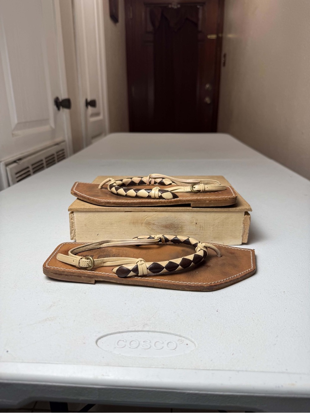 Leather flip flops Miu Miu Brown Sz 37 / US 7